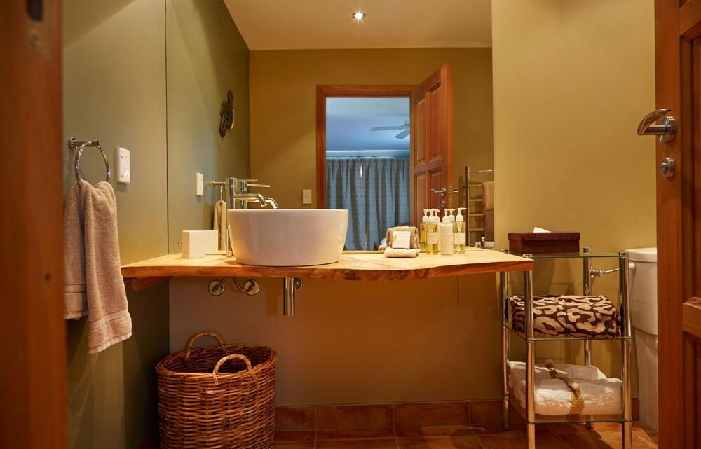 The Resurgence luxury eco lodge Motueka Exterior foto